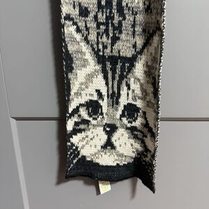 Elegant Black and Cream Cat Design Scarf